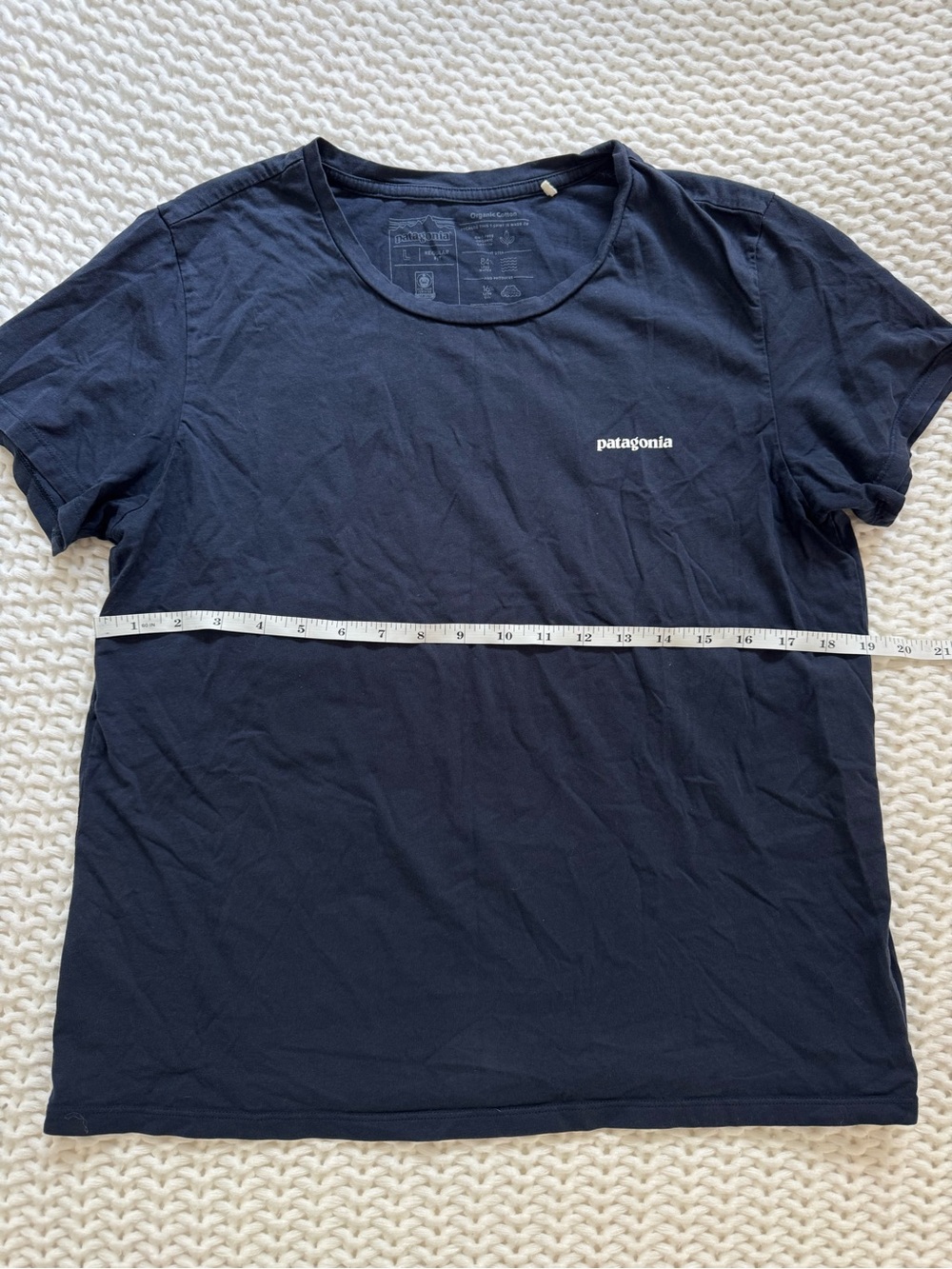 Patagonia Women’s Short Sleeve Tee in Navy with White Logo - Picture 5 of 5